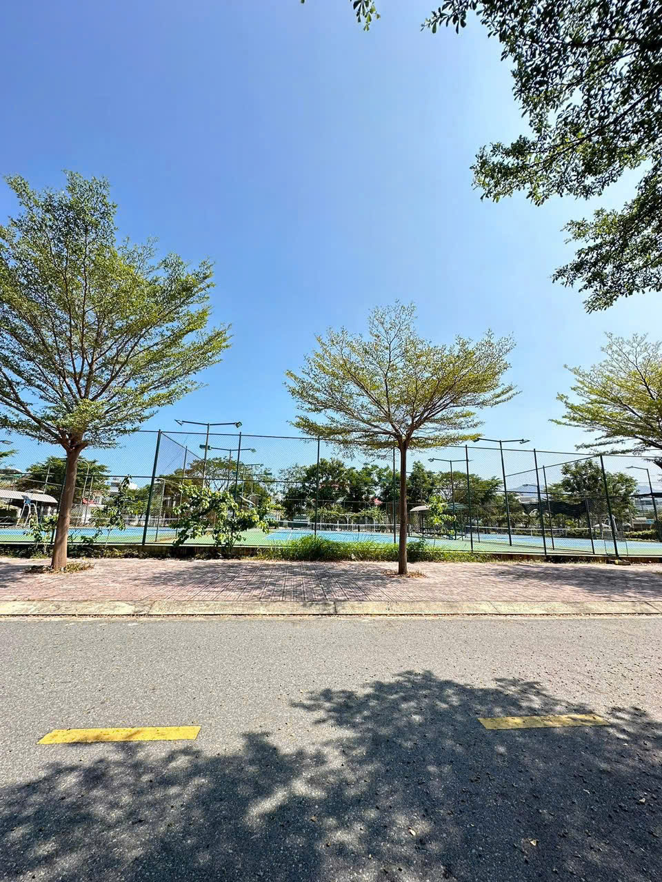 LÔ BIỆT THỰ ĐẸP ĐỐI DIỆN SÂN TENNIS KHU HÀ QUANG 1 NHA TRANG